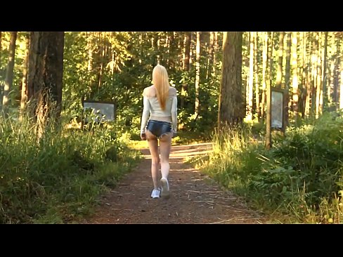 ❤️ Smuk kvinde bevæger sig langsomt, ikke nøgen video ❤❌ Porn video at da.xxxwow-net.ru ❌
